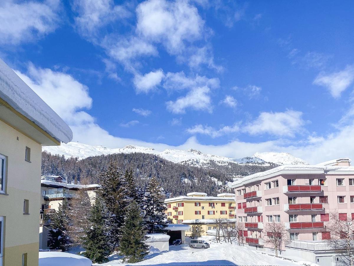 Zentrale Wohnung In St. Moritz Mit Grossem Balkon Exterior photo
