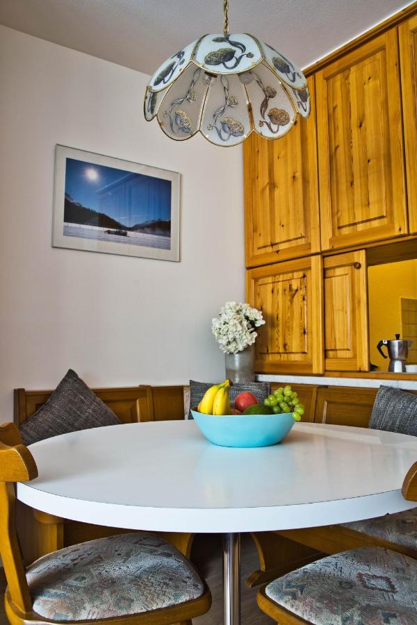 Zentrale Wohnung In St. Moritz Mit Grossem Balkon Exterior photo